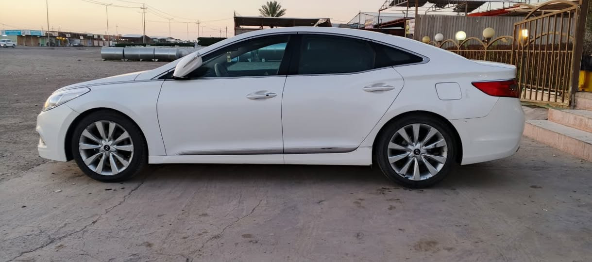 السلام عليكم ازيرا موديل 2012 وارد خليجي فول مواصفات اعلى فئة  محرك 3000 دوش المرغوب
رقم سليمانية مكفولة  كفاله عامه عدا صبغ ربع الجاملغ الخلفي كما موضح في السونار المكان سامراء رقم الهاتف *********** مكلف بل نشر
