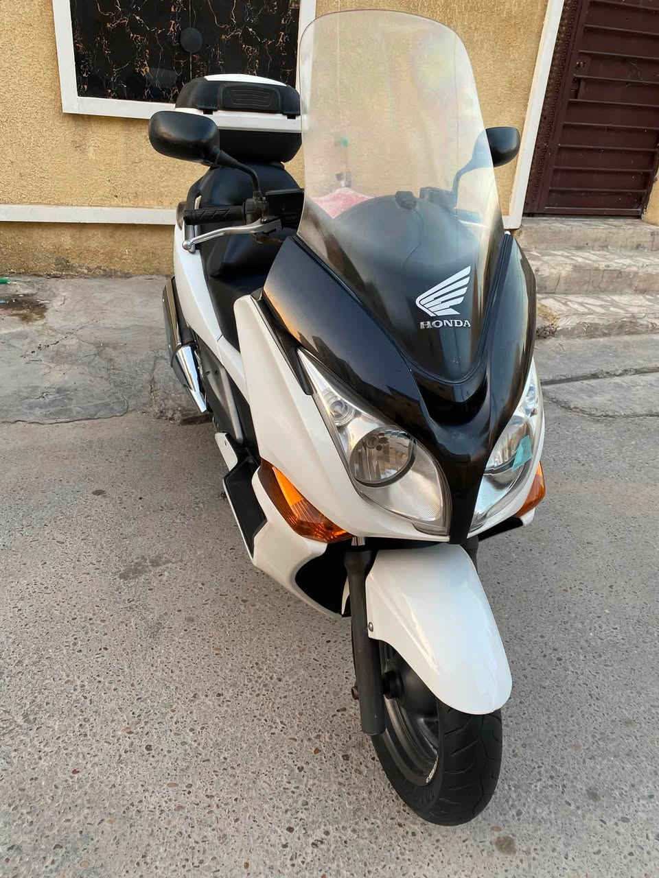 البيع بل نقد والتقصيط ماستر رافدين فقط
يا اللة دراجة سلفر ونج جيتي حجم المحرك 400Ccلون ابيض صدفي النضافة 100/100 نضام اوفر نضام جي بي اس مع الشاشة المسافة المقطوعة 44الف حقيقي سويجات عدد/2 قطعة في حالة الوكالة مكاني الغزالية الشراي يتصل رجاء *********** يوجد توصيل
