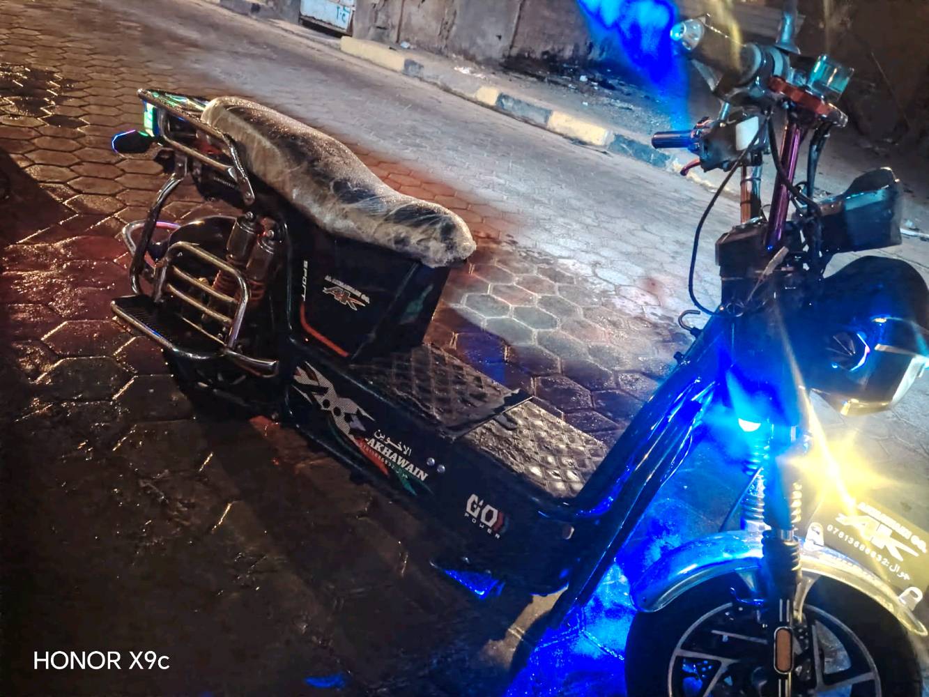 ماطور شحن جبلي بطارياته مفولات تجب وياه شاحنة لايتاته كلهن شغالات شاشته شغاله السعر 550 الف بي مجال