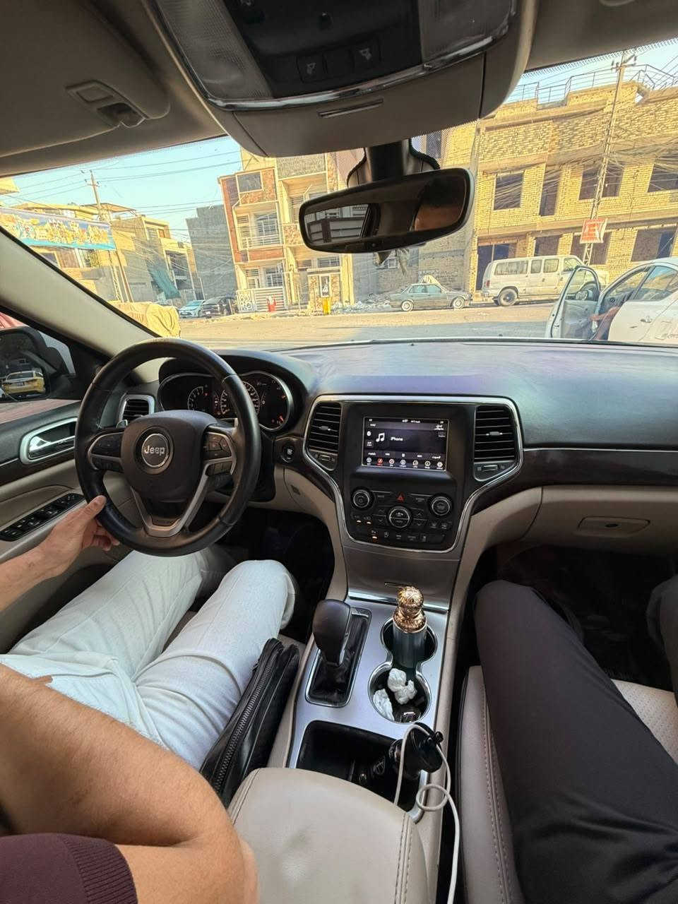 السلام عليكم جيب موديل 2019 خليجي
جاملغ وبنيد مبدلات اصليات ودوسه صبغ 
كير ومحرك كفاله تبريد صدر كفاله ماشيه 84 
باسمي تحويل مباشر السعر 174 وبيه مجال 
مكاني بغداد حي الجهاد ***********
الف عافيه على ياخذه
