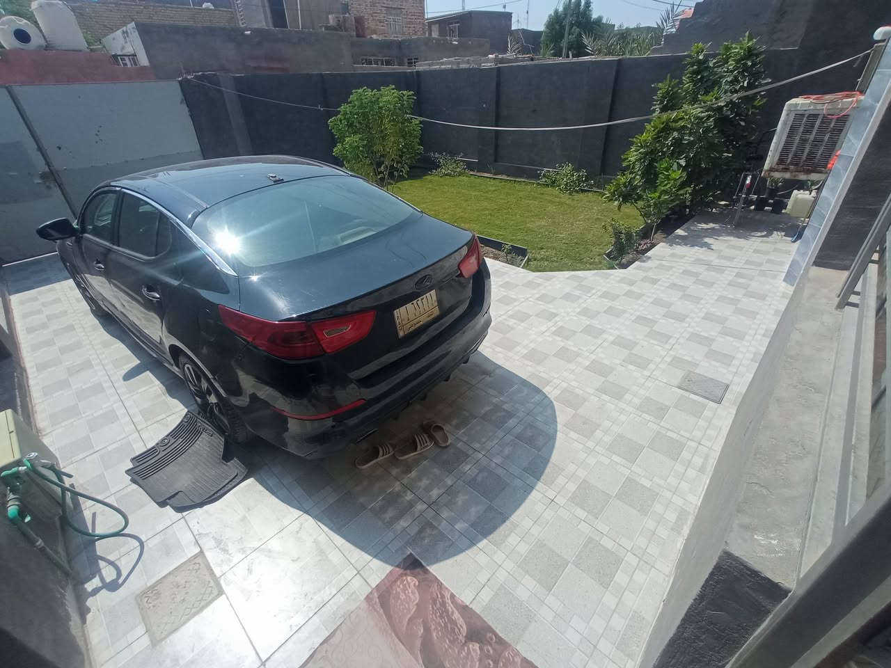 اللهم صل على محمد وآل محمد 
🏤 بيت للبيع 300 متر طابو زراعي سند 25 ركن على 3 شوارع عرض الشاعر امام البيت 8 متر  المعارة ثالث بيت عن التبليط خلف بيت ابو احمد كاظم عواد المقابيل الصيدليه كافة الخدمات ماء آبي بالباب كهرباء 3 فيز جيران درة من الله تفاصيل ...
بناء طابوك درجى اولى
السطح صب كونكريت مركزي
تأسيس ماء + كهرباء + مجاري درجى اولى   بيت يحتوي على
🏨 2 غرفتين / 5في4
🏨 استقبال /7 ونص في 5
🏨 صالة/ 4 في 9
🏨 مطبخ /7 ونص في 5
🏨 منور داخلي 1 ونص في 4
🏨 منور عالمطبخ 5 في 1
🏨 بيتونه عالكبر الصالة 9 في 4
🏨 صحيات خارجيه 1 ونص في 1 ونص
🏨 كراج سياره 4 ونص في 9
🏨 حديقه 🏝️🛣️5 ونص في 8 
🏨 البيت متعوب عليي عمل درجه اولئ مرتفع من الشارع للاستفسار الاتصال 
***********
  واتساب
