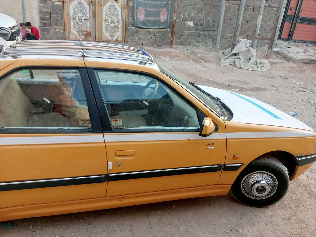 السلام عليكم بيجو لميس مكينه كير خير من الله صدر جديد تخم تاير كهربائيات كلها شغالة تحويل ثاني يوم عنواني مدينة الصدر ق 27 ه *********** السعر 30 وبيها مجال
