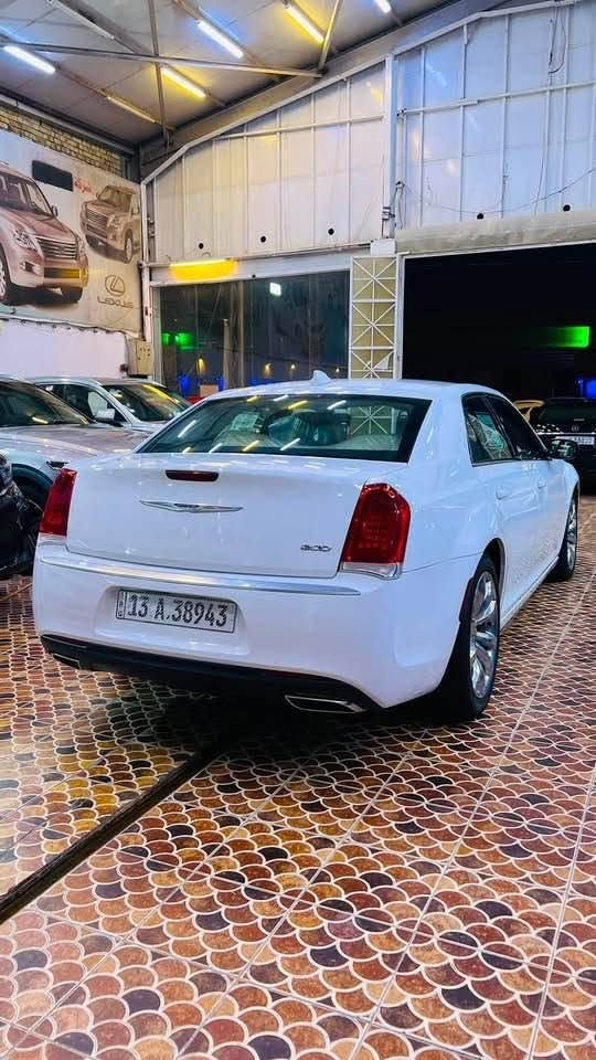 🔴 يتوفر لدى معرض و مزادات الرياض

- كرايسلر 300 ( اوباما )

(CHRYSLER 300  )

-موديل : 2018
كتاب ضباط مرقم ميسان  

اللون : أبيض

المشي : 84,800 ميل

المواصفات : 

- 6 سلندر محرك 3.6L
   
- تدفئة المري
-كشنات مخمل 
-كراسي خزن ميموري 
- 2 قطع تبريد 
-سايد بريك ميكانيكي قدم 
-نظام تحديد مسار 
- مراة نقطة عمياء  
- مصابيح اماميه اصفر
- شاشة كبيرة مع نظام ملاحة
- تحكمات ستيرن  
- نظام ترحيب 
- دخول ذكي بصمة 

 

🛑الحادث : 

- كما موضح في الصور   

العنوان : ميسان / العمارة 
الكفائات مقابل دائرة الوقف الشيعي 📍

للاستفسار : 

***********-

***********- عمارة, ميسان
