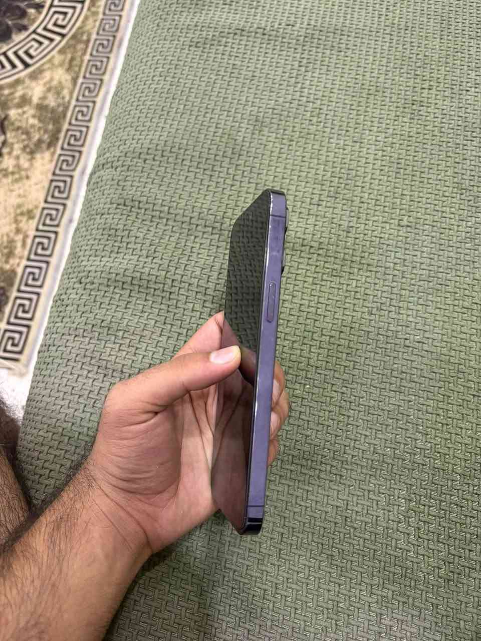 سلام عليكم 14promax
الجهاز استخدام شخصي بطارية 83 بلادي مبدل شاشة مال تفصيخ 
الجاهز ماستر مو بالة 
بي رصعه خفيفة بلشاصي موضحة بلصور 
725 وبي مجال للطيبين 
***********
بغداد الشعب

نص مكتوب في الصور:
- 2:40 حول الاسم iPhone إصدار iOS 26.5 اسم الطراز iPhone 14 Pro Max رقم الطراز MQ9X3AA/A الرقم التسلسلي MLW150D04P انتهت صلاحية التغطية سجل تاريخ القطع والخدمة الأغاني 0 الفيديوهات 852 الصور 2,548 التطبيقات 38 السعة 256 غ.ب.
- القطع والخدمة
- تجمع Apple سجل تاريخ القطع والخدمة،
- وهذا السجل يعرض معلومات عن هذا
- الـ iPhone وحالته وتفاصيل إصلاحه. معرفة
- المزيد...
- سجل تاريخ الخدمة
- الشاشة
- غير معروف
