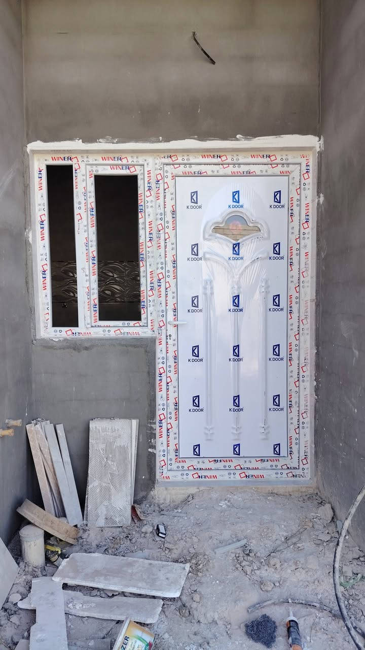 السلام عليكم أسطه pvc وابواب تركيه متفرغ للعمل رقم ***********
