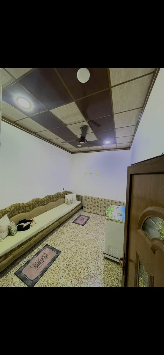 🏡 دار للبيع في الموصل – حي الميثاق 🏡
العنوان: الموصل / حي الميثاق – بالقرب من إعدادية النيل
المكتب المسؤول: مكتب التهاني للعقارات
✨ مواصفات العقار:
 المساحة: 150 متر مربع
 الواجهة: 7.50 متر
 التصميم: طابقين (خارطة حديثة واستغلال ممتاز للمساحات)
📌 تفاصيل التقسيم الداخلي:
 الطابق الأول:
 استقبال واسع
 صالة معيشة
 مطبخ
 غرفتان نوم
 صحيات
 الطابق الثاني:
 4 غرف نوم
 صالة معيشة
 صحيات
📞 للاستفسار والتواصل:
يرجى زيارة #مكتب_التهاني_للعقار أو الاتصال على الرقم:
***********
‭*********** 
‭***********

نص مكتوب في الصور:
- مكتب التهاني للعقار
