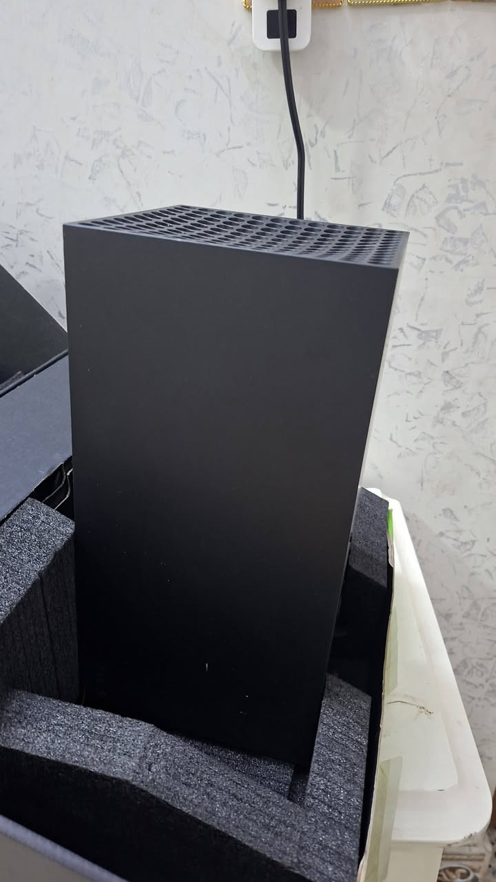 xboxسيريسx
بيع او مراوس وية سيريس s
2022
نضيف لا مفتوح ولا مصلح 🔥
بل حقيقة احلا من صورة 
جوستك بلادية كير ايسر بي درفت بسيط من وصعدة فوك يتصلح ب 10الف
وجوستك كيم سير نضيفة استعمال 5مرات 
وحتة كيم باس موجود 
رايدهن شلع ب750 وبيهن مجال 
***********
بغداد حي كوفة
