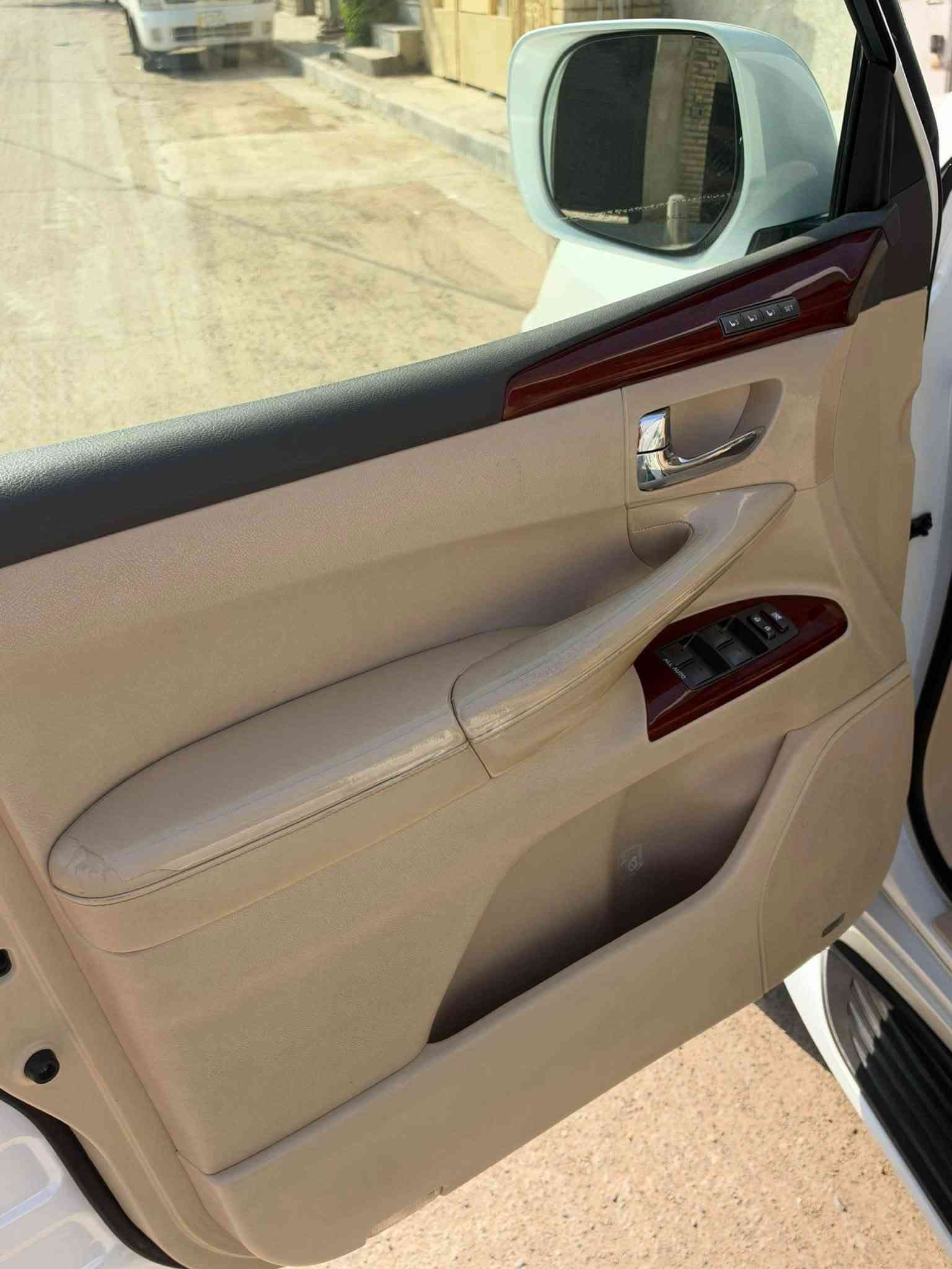 لكزس LX570 • ٢٠١٤ • ٧٢٠٠٠ كم