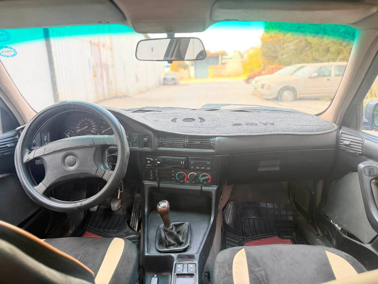 بە پارەی ئاڕمێک
Bmw E 34
ڕەقەم سلێمانی 
ڕەقەمو سەنەوی تا ٢٠٢٨ مانگی ٥ تازەیە
مۆدێلی 1993
مەکینە ٥٢٠ کەپس
گێڕ عادی
ڕەنگی عەنەبی
٢ جام کارەبا
بێدەعمو لێدراوی
هیچی پێوە نیە شانو سەقفی شوشە
پێشو دوای کەپس
کۆمپلێسەرو کامل عەشیای پێوەیە 
لە خازو قایشی نەقسە.!
٢ جام کارەبا
کامل کارەبای هەمو گیانی ئیشەکات 
١ گڵۆپی نەقس نیە
کامل لایتو بەرزو نزمو ئیشارەتو برێکو گەرمیو گلۆپی ناو گێچ کامل ناو گێچ گێچی بەنزین هەمو گیانی ئیشاکە
کامل لایتو بەگلایتو دارو بەردی ئیشەکا
سەیارەکە بەو شەرتەی ١ چرکەو ١٠٠ دۆلار
نوقسانی هیچی نیە
گێڕو مەکینەو ئەکسل بەشەرت
کلاجو عەینەی تازە بۆ گۆڕدراوە
٤ قفل مەرکەزی
زۆر زۆر تازەیە سەیارەکە
هەتا لێی نەخوڕیت نازانی چیە
زیا لەحەد تمو تۆڵە
بەوشەرتەی کپەی بێت
تەحویل غەرامە موس براوە بەشەرت
سعرەکەشی 35گەڵاو مەجالێ برایانە
لە سلێمانیم بۆ زانیاری زیاتر
***********
***********فایبەر واتساپ

