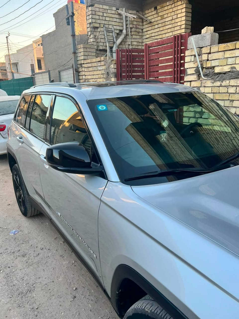 السلام عليكم
جيب كراند شيروكي التيتيود موديل 23 ماشيه 24 ميل 5 راكب

حادثه موضح بلصور بدون ايرباك 

باب امامي مبدل مع بارد قليل

مكينة 3600 

كير ماوس

فتحة 

هندي بريك بصمه 

جنطة كهرباء 

جام اوتو امامي 

تشغيل عن بعد 

جنطة كهرباء

مقاعد امامي تدفئة

مقعد سايق اوتو

ثلاث نمر قيادة

توقف ذاتي

بيه بعد مًواصفات

سعر 315

مكان الدورة

***********
