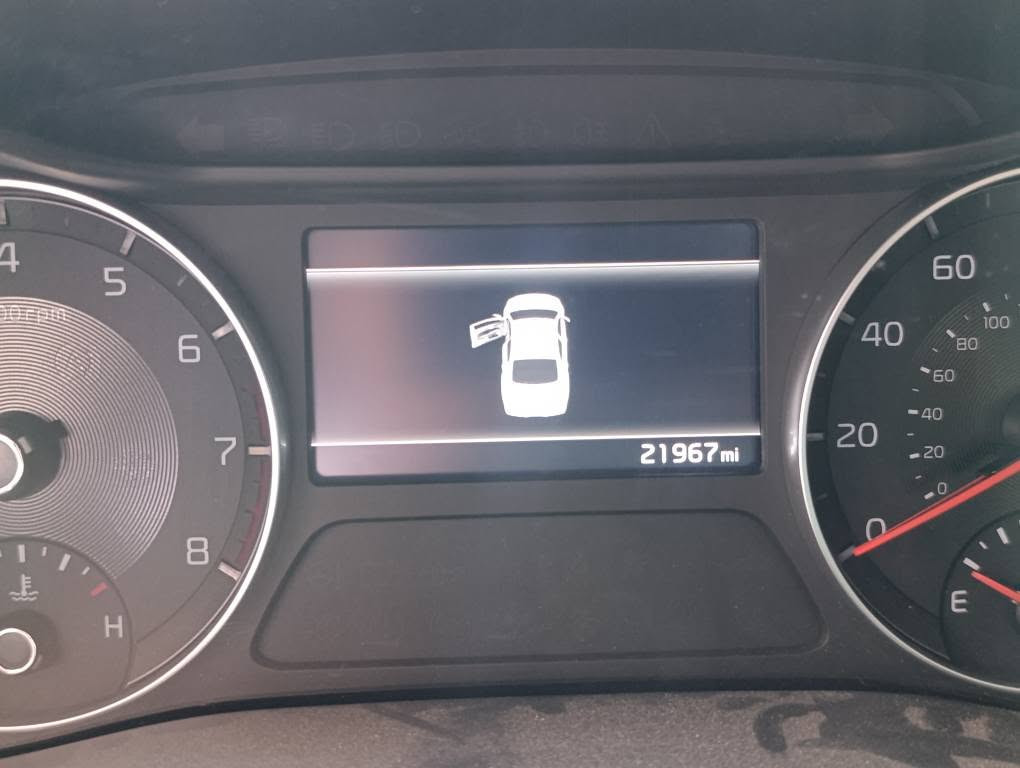 Kia Forti 
موديل 2024
ماشيه 21 الف ميل
لون اسود
سعر 135 ورقه بدون رقم
رقم كاتي تترقم محافظات الاقليم
أربيل/دهوك/سليمانيه/حلبجه
مدة الترقيم 90 يوم من تاريخ الشراء 
حادث السيارة: بدون حادث فقط دعاميه امامي بدون دواخل مكفوله (فقط 2 قطع كلير امريكي بدون معجون فقط رش)
كافه الايربكات سلميه 💯/100شركه ماطاك
مواصفات 👇
محرك 2.0 دوش المرغوب
شاشه كبير 
ويل كب
تحكمات فول
رادار امامي و جوانب
سيارة باربيل شركة نور البصرة موجودة 
بيع فقط شراي يتصل
*********** واتساب 
*********** أربيل, العراق

نص مكتوب في الصور:
- ***********