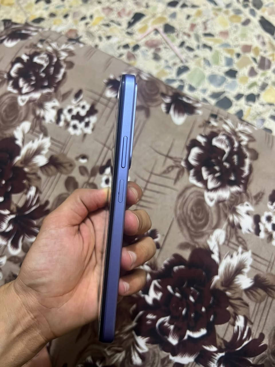 موبايل ريلمي C85 للبيع صار اسبوع من اخذته ملحقاته كاملة شاحنه وكارتونه كلشي مابي اخذته ب 325 و محتاج فلوس واريد ابيعه  ***********
