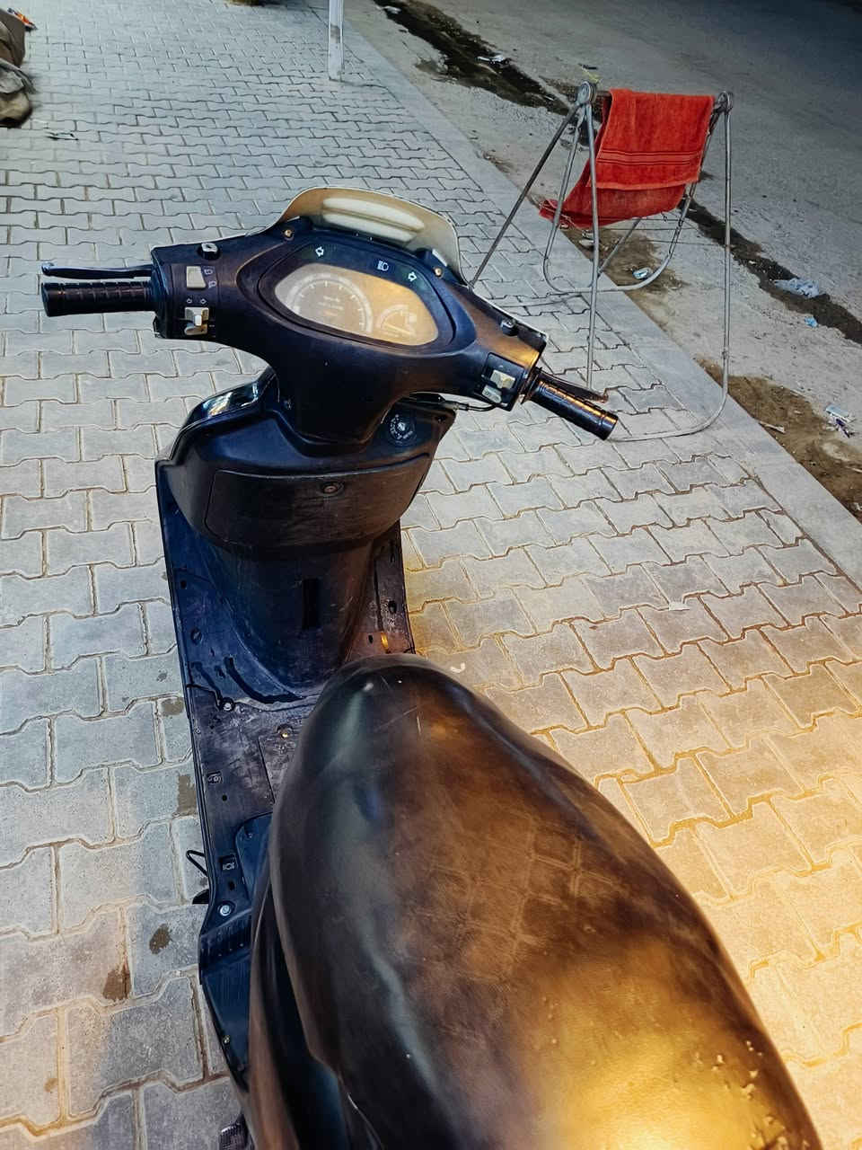 السلام عليكم
للبيع دراجه مامفتوحه 
محتاجه بس باتري كهربائيه كلها تشتغل 
السعر 550 وبيها مجال حك الجيه 
المكان نجف حي ابو طالب 
تواصل خاص او على الرقم 
***********
