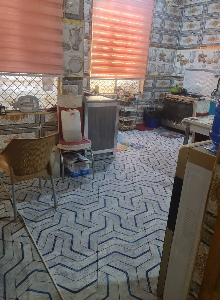 بيت للبيع زراعي سند ٢٥ طابو عثماني أسود مشمول بالتطويب العنوان / علوة الفحل 
كهرباء خط ذهبي 
المساحة ٢١٤ متر
الواجهة ١٨ متر والنزال ١٢ متر
البناء كونكريت طابوق السطح شتايكر
السعر٦٠مليون بي مجال
غرفتين واستقبال كبيرة ومطبخ كبير وتواليت عدد ٣
رقم الموبايل ***********
*********** النجف, العراق
