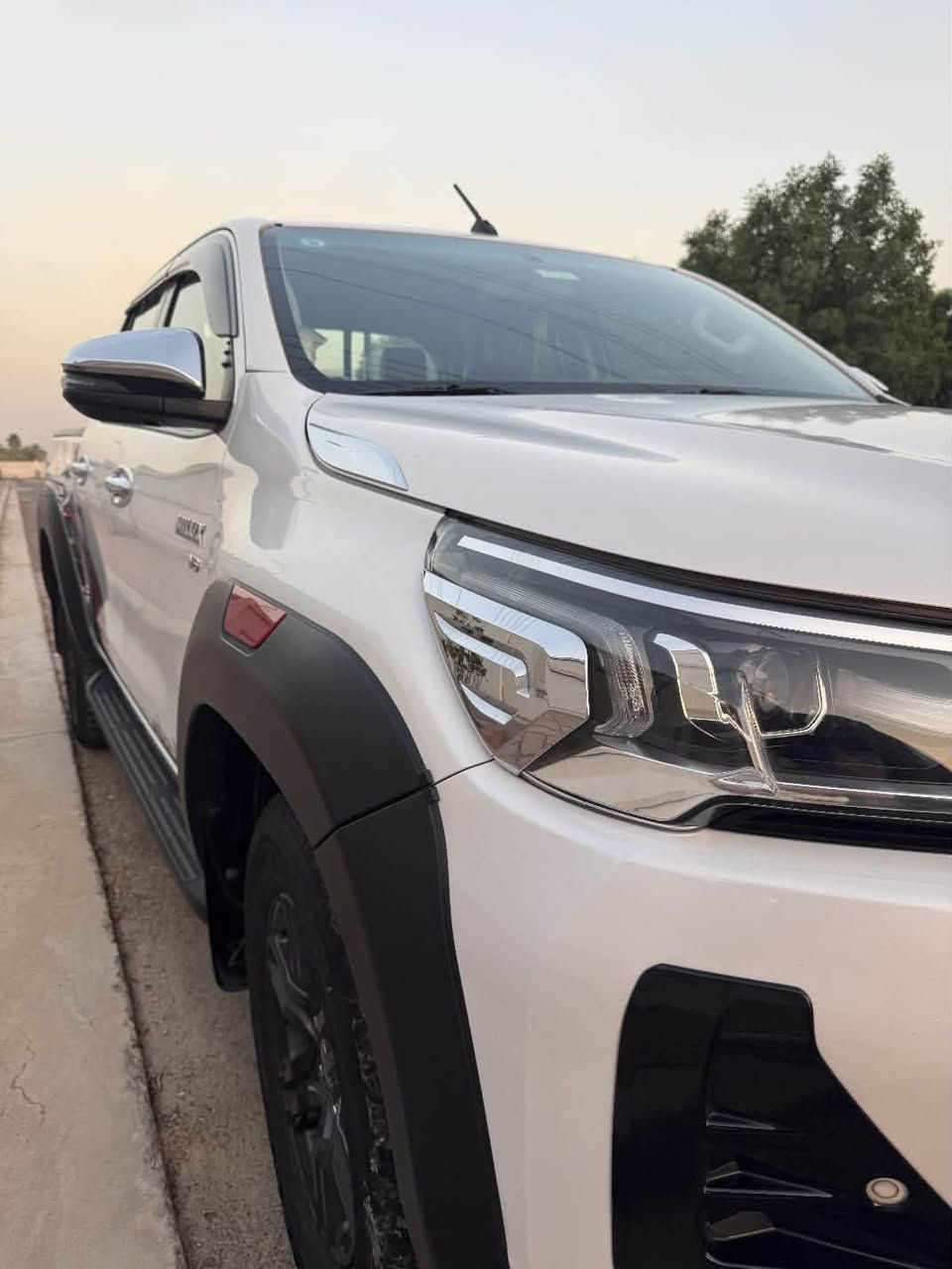 تويوتا هايلوكس 2024 SAR SAS 4x4
السيارة مرقم بغداد ب اسمي
ضمان شركة ساز  100 الف او 3 سنوات
السيارة ماشية 50 الف كيلو
تشغيل بصمة
تبريد بالمقاعد
محرك V6 سلندر 4000 
حساسات امامي و خلفي
كامرة خلفية 
قطعتين تبريد
شاحن لاسلكي 
السعر 4 شدات بيها مجال
مكاني بغداد الحرية الاولى 
***********
