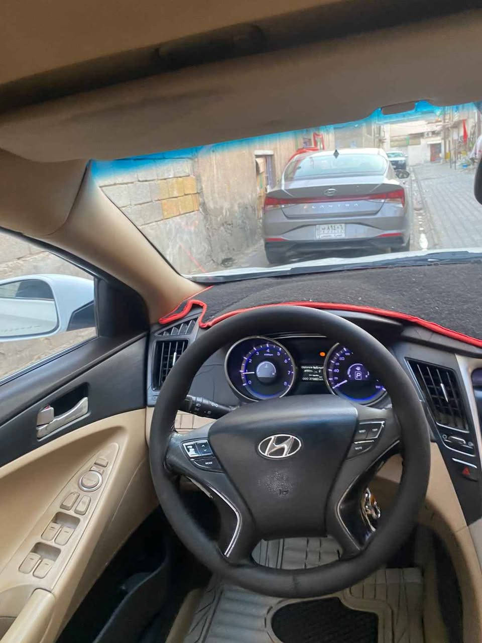 سوناتا موديل 11 خليجي شركة العامة 
سنوية جديدة بسمي تحويل ثاني يوم 
كير محرك تبريد حدادة خير من الله
تخم تاير جديد
لايت زنون
غرفة جديدة كلة مغلفة
حادثة خلفي وتم تبديل كص جنطة 
وبيهه رشات صبغ 

سعر 77 وبيهه مجال كلش قليل
 
*********** Singapore
