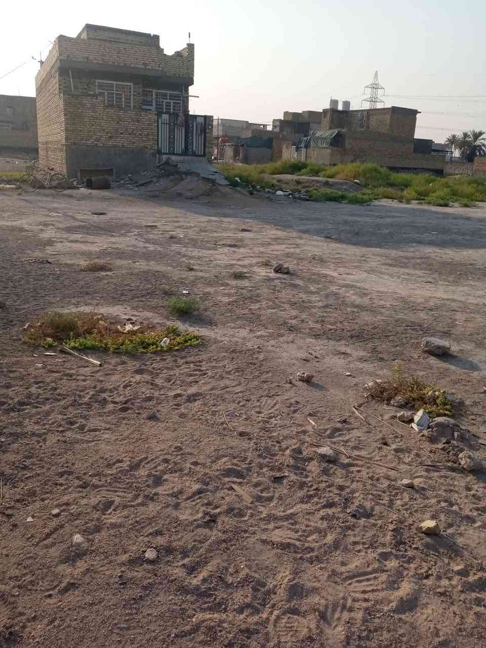 السلام عليكم 

قطعه ارض للبيع المساحه 300م
سند 25 
الواجه 15
النزال 20
عرض الشارع 8م
مركز الحله (حي السجاد) خلف شركة السيراميك 
***********
