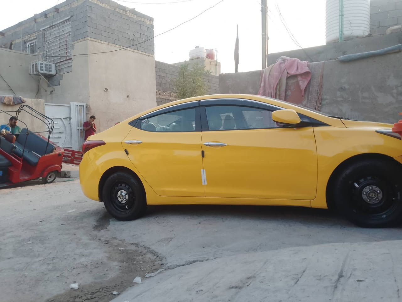 السلام عليكم الالنتراء موديل 16 محرك 1800 كيرAT تبديل بنيد فقط رقم واسط السعر 95العنوان بغداد حي نصر ***********
