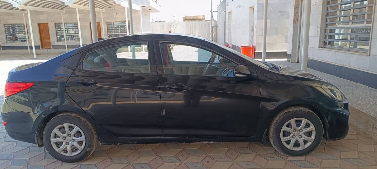 للبيع 
اكسنت موديل 13 لون اسود 
خليجي 1600 بيها بارد بالباب الي خلف السايق السيارة خير من الله 
گير ومحرك خير من الله 
حداديه جديده تخم تاير جديد باتري جديد السياره نضيفه ومدارايه حيل
***********
