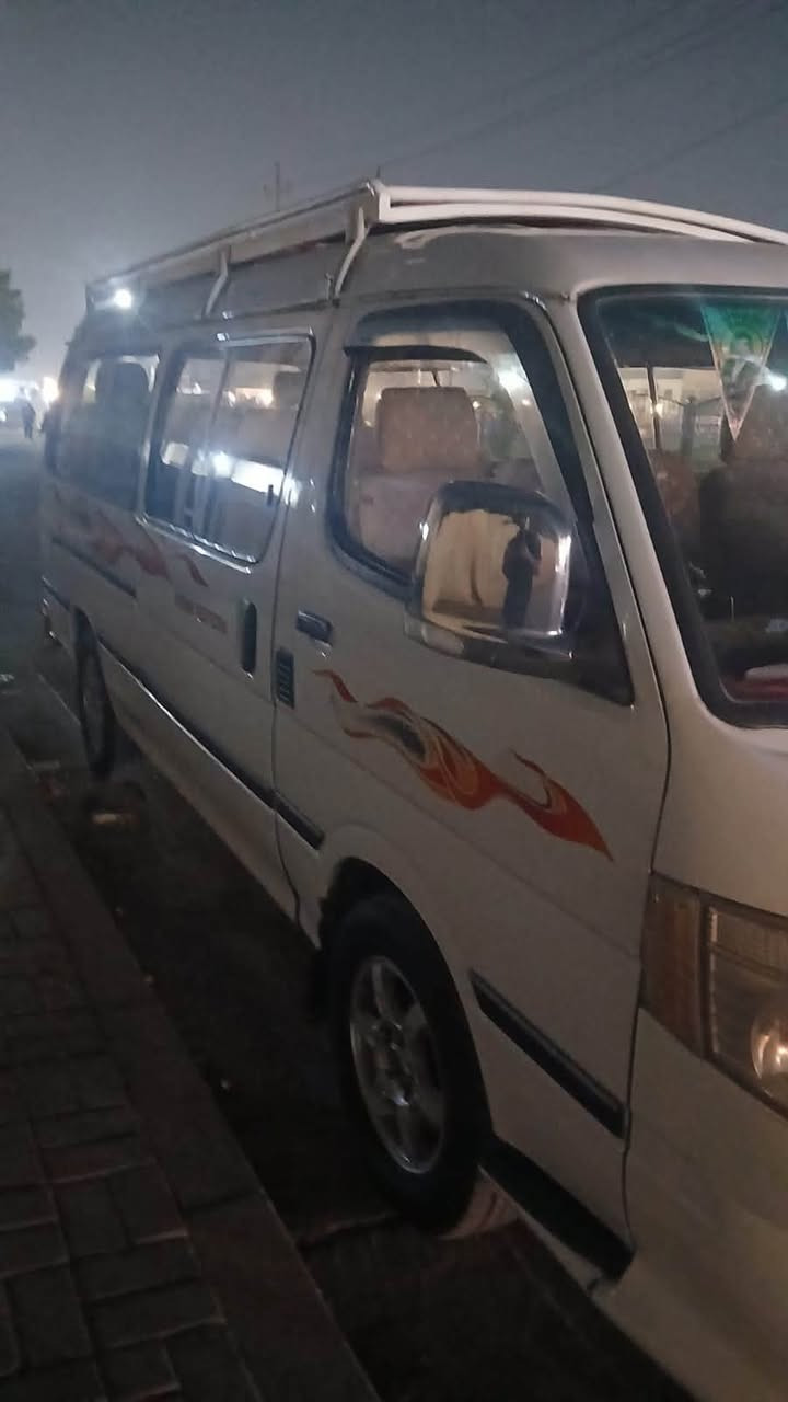 السلام عليكم البيع فتون ١٦ سياره نضيف صبغ وراء باب السيلت سيارة نضيف مكينه خير من الله تخم تاير جديد السعر 80 وبيه مجال ***********
