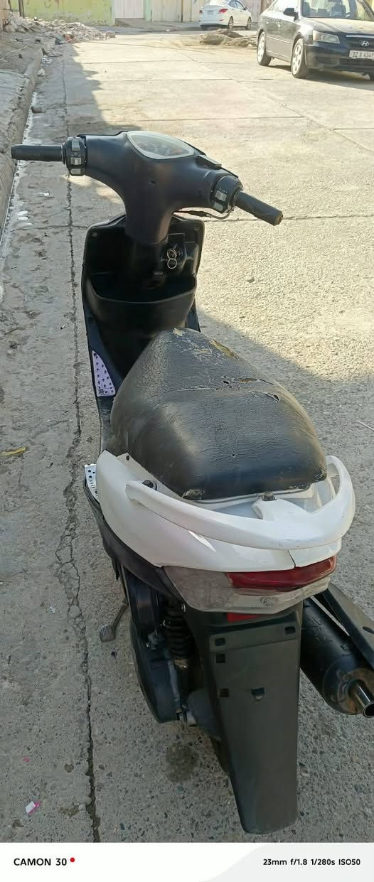 ماكس عدله بوشه 55 سلف كهربايات شغال ما يعوزو شي ماطور خير من لله سعرو 650 او بي مجال ***********

نص مكتوب في الصور:
- CAMON 30 23mm f/1.8 1/184s ISO50
- CAMON 30  23mm f/1.8 1/247s ISO50
- CAMON 30 23mm f/1.8 1/260s ISO50
- CAMON 30 23mm f/1.8 1/280s ISO50