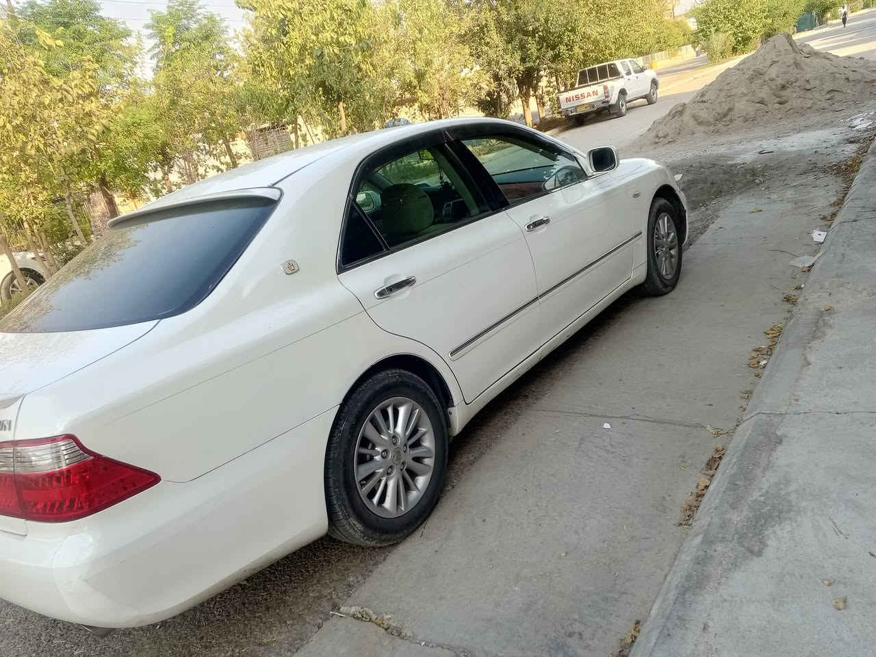 شاهینە مووس 2006 بەسمە ڕەساسی گێڕ گەورەی مەکینە بچووک سەیارەکە یەک دینار مەسرەفی نیە زۆر تازەو جوانە دوو پارچەی ئەروپایە کۆدی هەیە 68 گەڵاو مەعەمەلەیەکی زۆر کەم مشتەری نیت تەلەفون مەکە لەگەڵ ڕێزم.***********
