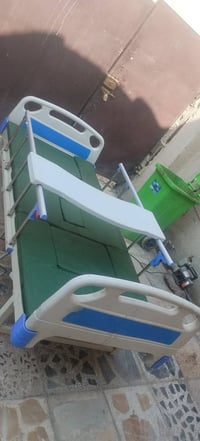 مرحبا للبيع سرير طبي ٥حركات  كامل مع ميز طعام  كامل مكمل هوه دوشكه  مر...