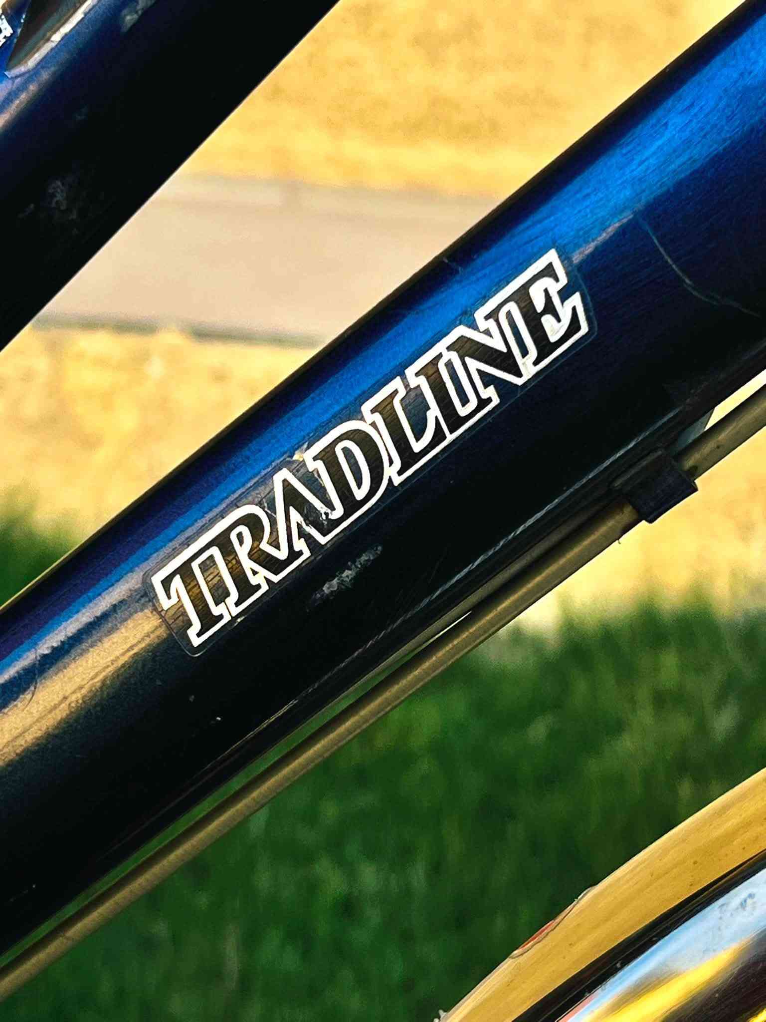السلام عليكم
بايسكل بناتي ياباني من شركة (TRADLINE)🇯🇵
المواصفات:
١-حساس امامي ابيض وخلفي طاقة شمسية .
٢-سلة امامية سل ستيل قوية جداً .
٣-الويل الخلفي والأمامي من شركة شيمانو .
٤-التاير الامامي والخلفي مشدودات جديد .
٥-گير داخلي 3 نمر ، خفيف، وسط ،وثقيل,3 سرع.
٦- البايسكل موديل حديث ولون نيلي مميز . 
٧-كشن البايسكل كبير و مريح جداً .
٨-السيباية مالته عظم تتحمل وزن اكثر من 40 كيلو
٩-البايسكل مناسب للي وزنه اكثر من 100 كيلو
للاستفسار راسلوني خاص او الاتصال على الرقم
*********** رقمي بي واتساب ..
