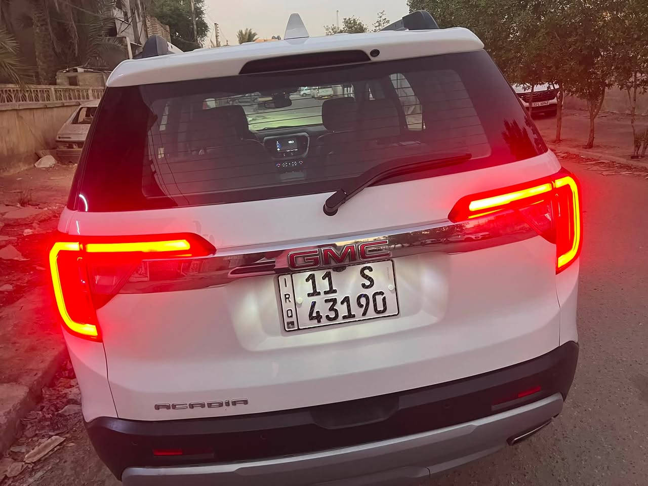 اكاديا SLT موديل 2021
كامل مواصفات 
مكينه 6 سلندر 3600
كشنات جلد منفصل
تدفئه تبريد الكشنات الاماميه
تدفئه الكشنات الخلفيه
كشن كهرباء + هزاز + ذاكره 
استيرن كهرباء + تدفئه 
كشافات اماميه
حساسات اماميه وخلفيه وجانبي
تحديد مسار
اطفاء ذاتي
داتا شو 
رادار امامي وجانبي
كامرات 360 درجه 
دخول ذكي جميع الابواب
تبريد 3 قطع
الباب الخلفي يفتح بحركه القدم
تشغيل عن بعد
باختصار .. السياره كامل مواصفات باستثناء السلايد غير موجود
حادث السياره جاملغ ايمن امامي وبنيد والتصليح 100‎%‎ 
السياره رقم بغداد باسمي ومكان السياره بغداد
السعر المطلوب 215 $
للاتصال على الرقم ***********
