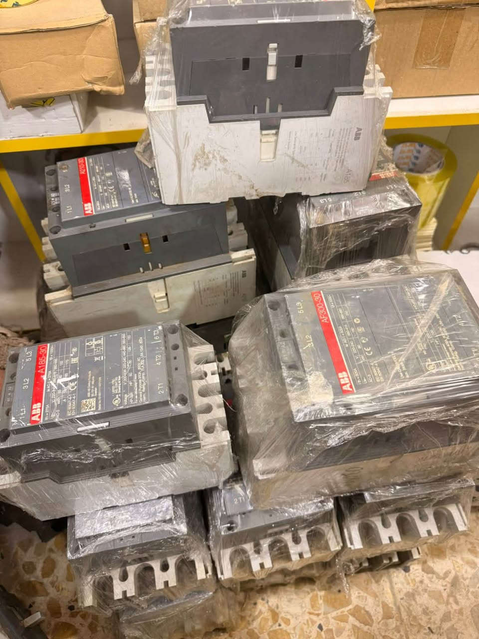 متوفر كونتكترات ABB🆎
الامبيريات المتوفرة 
145A
200A
250A
350A
500A
700A
للطلب والتواصل على الواتساب ***********📞
***********📞
