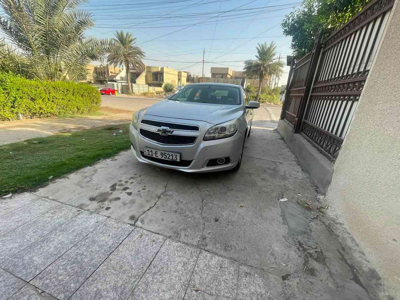 السلام عليكم 
ماليبو ٢٠١٣ lt خليجي للبيع 
اللون سلڤر 
رقم بغداد بإسمي 
مكينة ٢٤٠٠    گير اي تي 
شاشة و كاميرا تحكم ستيرن 
هاند بريك بصمة مثبت سرعة 
بدون صبغ ولا تبديل فقط شخط بسيط مكحل موضح بالصور
السعر 10700 $  و بيها مجال شوية  
مكان السيارة بغداد المحمودية 
                                                          ***********
