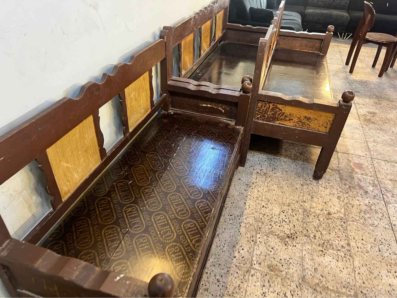 اسئل بالتعليق وجاوبك 
خاص ماموجود 
بغدا. نهضة 
توصيل بكروة
***********
بيع شراء مراوس بغداد, العراق
