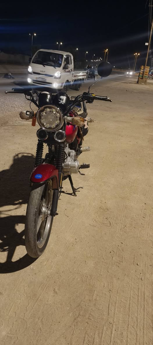 سلام عليكم حبايب
ماطور دايون عضم للبيع أحمر موديل ١٩ 
ماطور نضيف وناشف  أوراق وأصولي شرط الترقيم ٨٥٠ وبيه مجال
ملاحضه البكليت مالته موجود  والمازده مو وياها ارجعلك البلاديه
***********
