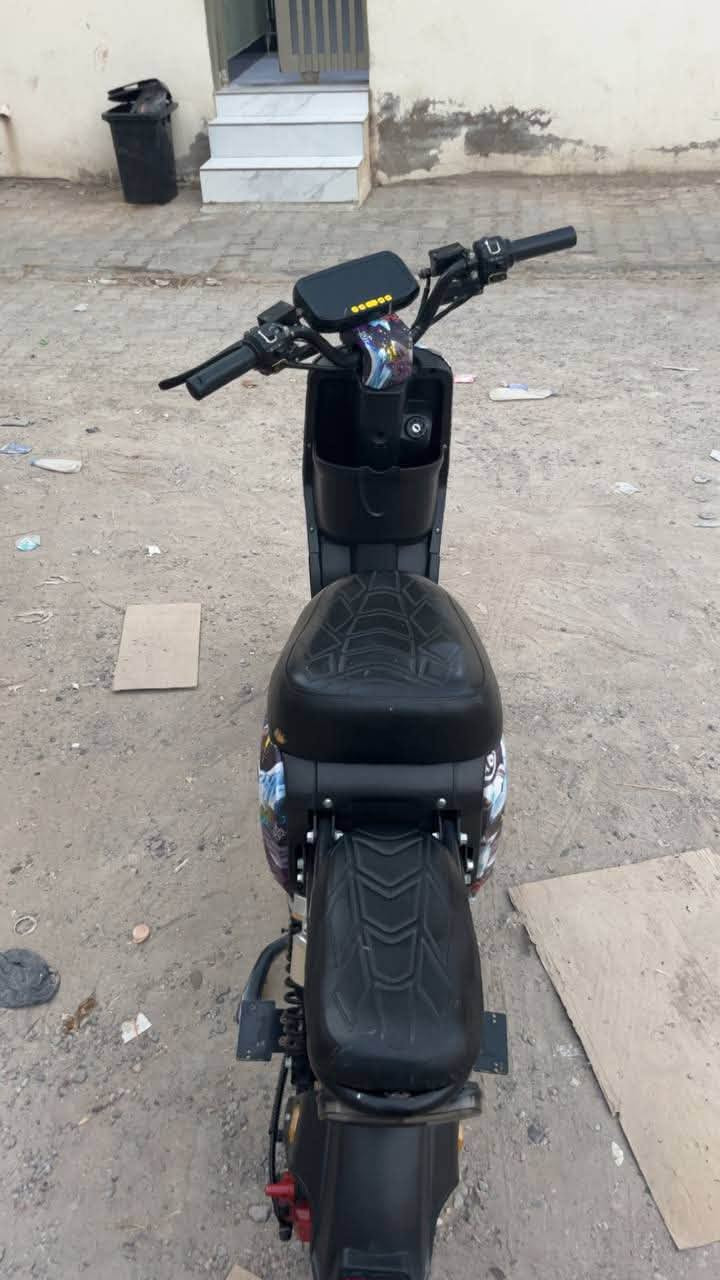 دراجه شحن R9 للبيع موديل 26  خمس بطاريات كفرات موشمه فول نظافه ،للاستفسار عن باقي التفاصيل ***********
