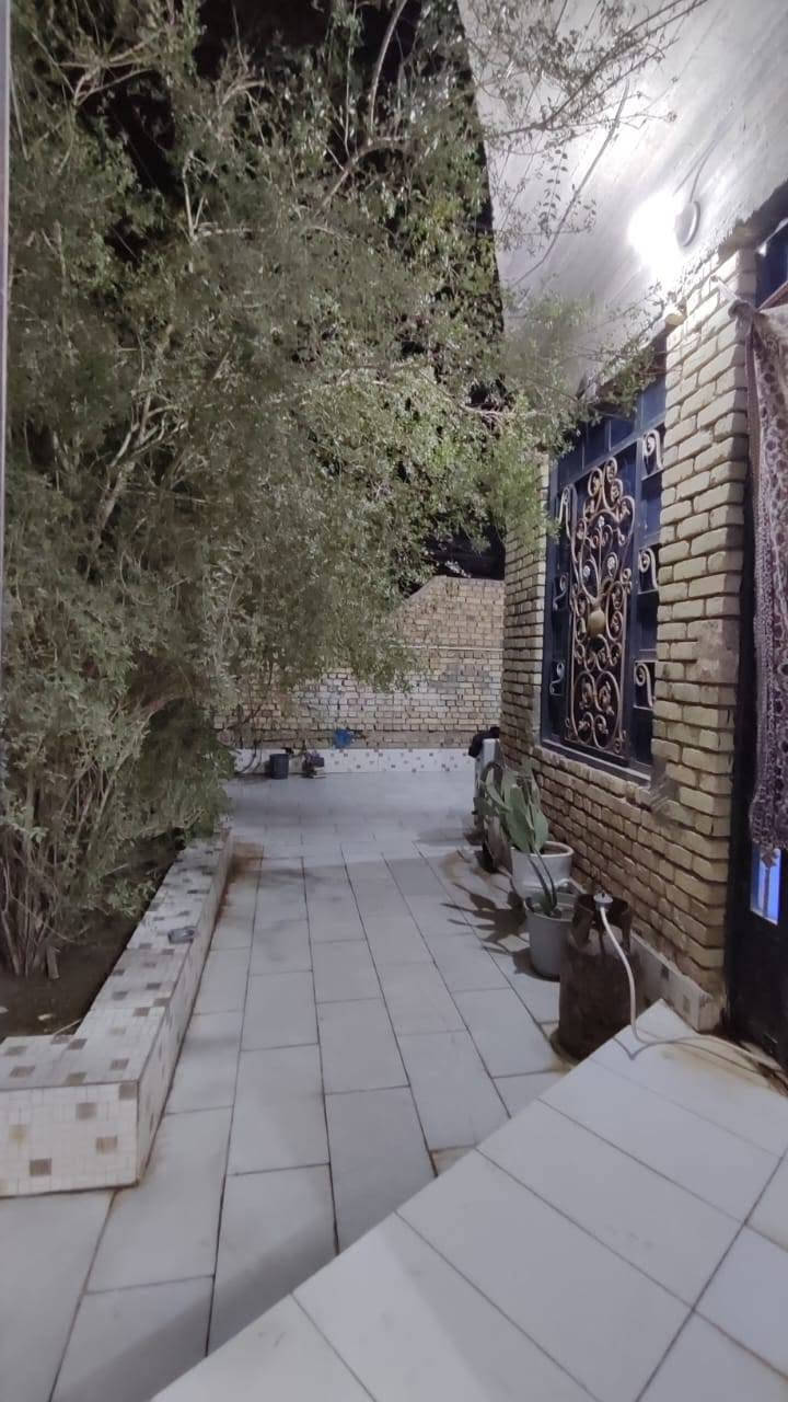 دار للبيع طابو صرف حي العسكري قرب جامع الثقلين المساحه 156 ركن.. يحتوي على استقبال ومطبخ وصالة وغرفة نوم وصحيات... الاتصال على الرقم ***********
