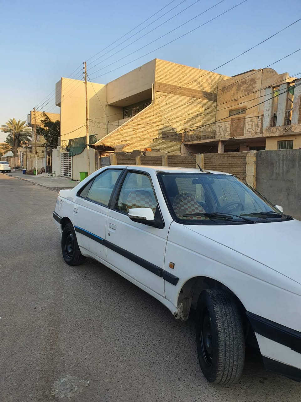اسلام عليكم بيجو 405glx 

السياره مكينة وكير كفاله 

تبريد ثلج

السياره جديده تفتح بنيد كلشي جديد صور مكينه كدامك كله مبدل وجديد

داينمو جديد 

قبق ولفات حديد جديد 

راديتر وجاينات جدد

كويلات وبلكات جدد 

عبوة فيتبم وفيتبم جديد 

كهربائيات كله شغاله 

وجامه جديده اصليه ب90 خذته 
السياره مال جناي وخير من الله  
مابيه نقص برغي 

ملاحضه السياره بيه كم قطعه وابيع احزام 

السعر بلاش ب30 بيه مجال بسيط 
***********
