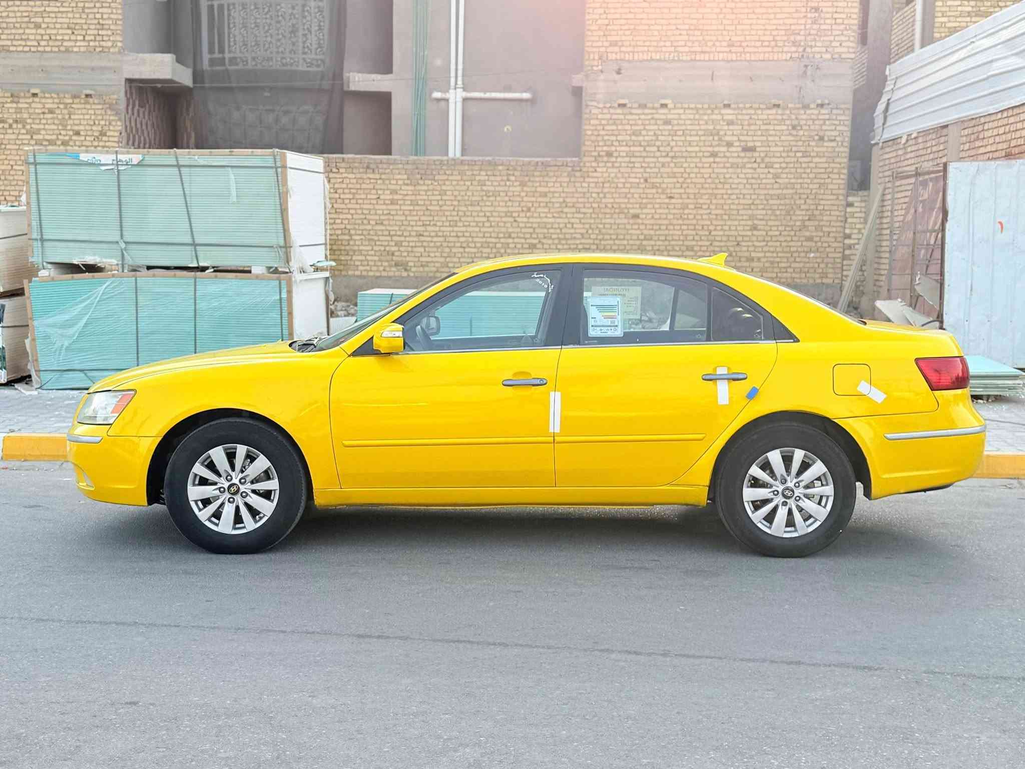 السلام عليكم سياره سوناتا موديل 2009 رقم واسط مشروع وطني سنويه ل 27 وارد امريكي بيه جاملق خلفي فقط مكينه 2400 دوش السعر 70 رقم التليفون *********** المكان واسط

