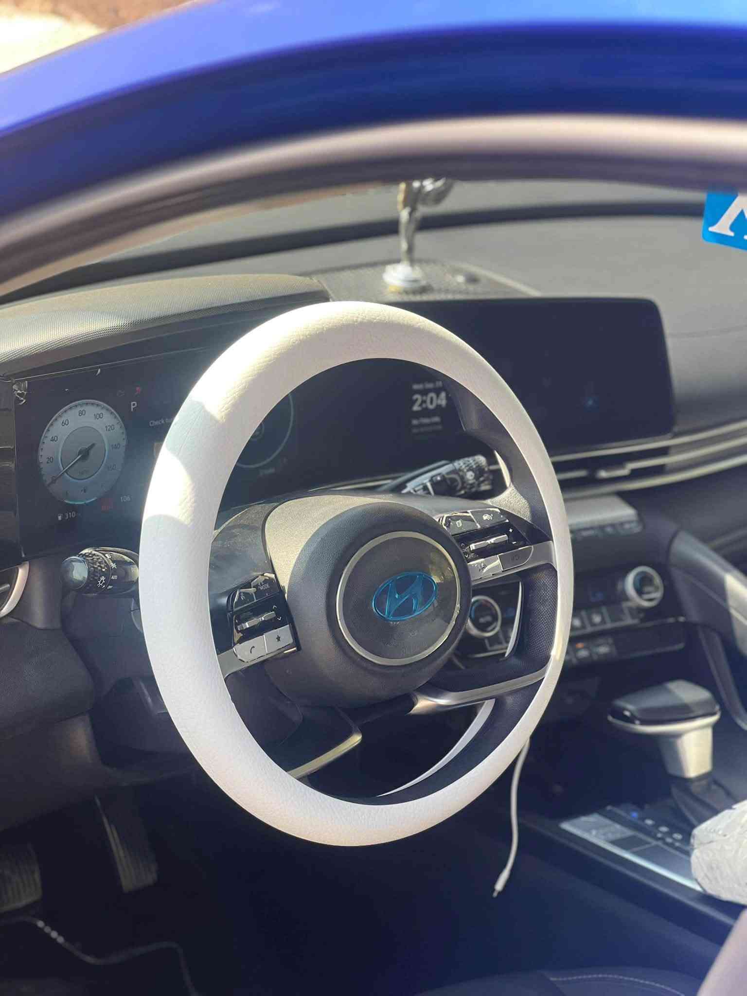 🚘🔥 للبيع هيونداي إلنترا  SEL SPORT
النترا 2024  أمريكي | رقم بغداد 
هزة جديدة – ترقيم جديد
ضررها / جاملغ وبنيد وباب الصدر بي بارد كلشي واضح بلسونار 
📋  تحويل أو وكالة حسب الرغبة
🔹 المواصفات :
2000 دوش محرك 
• بصمة تشغيل
• بصمة أبواب
• تشغيل عن بُعد
• رادار أمامي
• رادار جانبي
• تحديد المسار
شحن مبايل واير ليس
• قيادة آلية
• جنطة ذكية
• Drive Mode
• محرك 2000 DOHC
• ويل عادي حجم 16 
• فول تحكم ستيرن
• شاشة كبيرة
• كامرة دوارة
• Auto Brake
• LED أمامي
• لايت عدسات
• ABS
📍 الموقع: واسط / الصويره 
📞 للتواصل والاستفسار:
***********/***********   واتساب او الاتصال
السعر  138ورقة

نص مكتوب في الصور:
- PLC auction