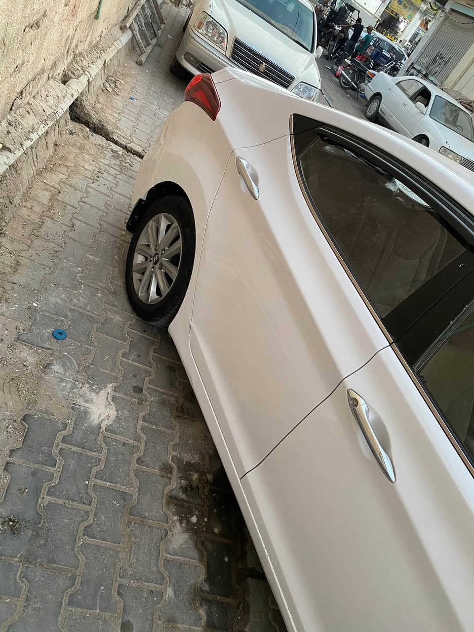 السلام عليكم النترا موديل ٢٠١٥ رقم بغداد بأسمي السياره فول مواصفات فتحه لد امامي خلفي تحكم ستيرن شاشه ايباد مري شفط خمسه ويل كب تبريد قطعتين بيه دور الجاملغ الخلفي  صبغ وتكحيل بل بنيد السعر ١١٣ ورقه 
*********** المكان نجف
