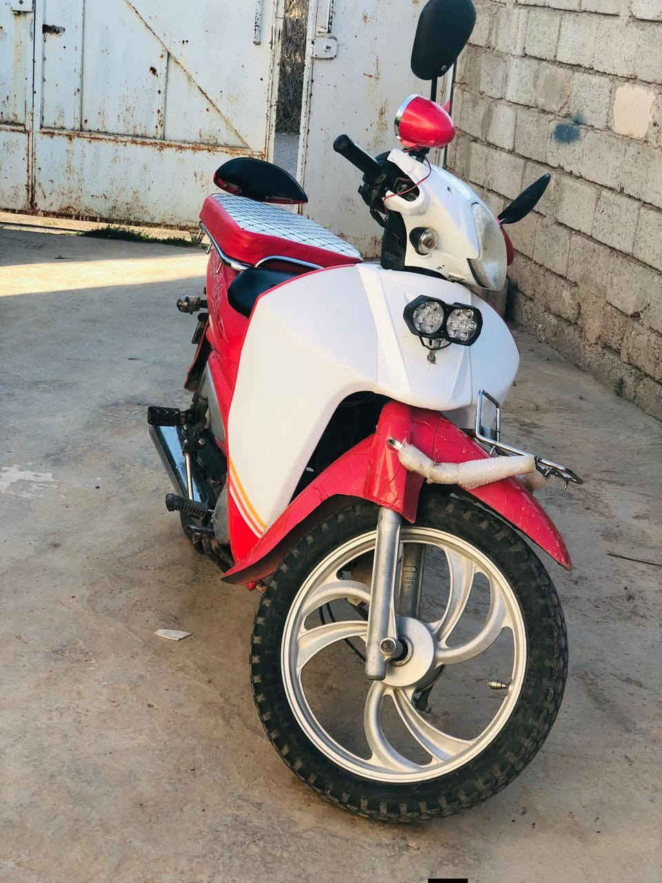 دراجه سرفيز
كامله امكمله 
السعر 525 وبيها مجال 
التواصل ***********
