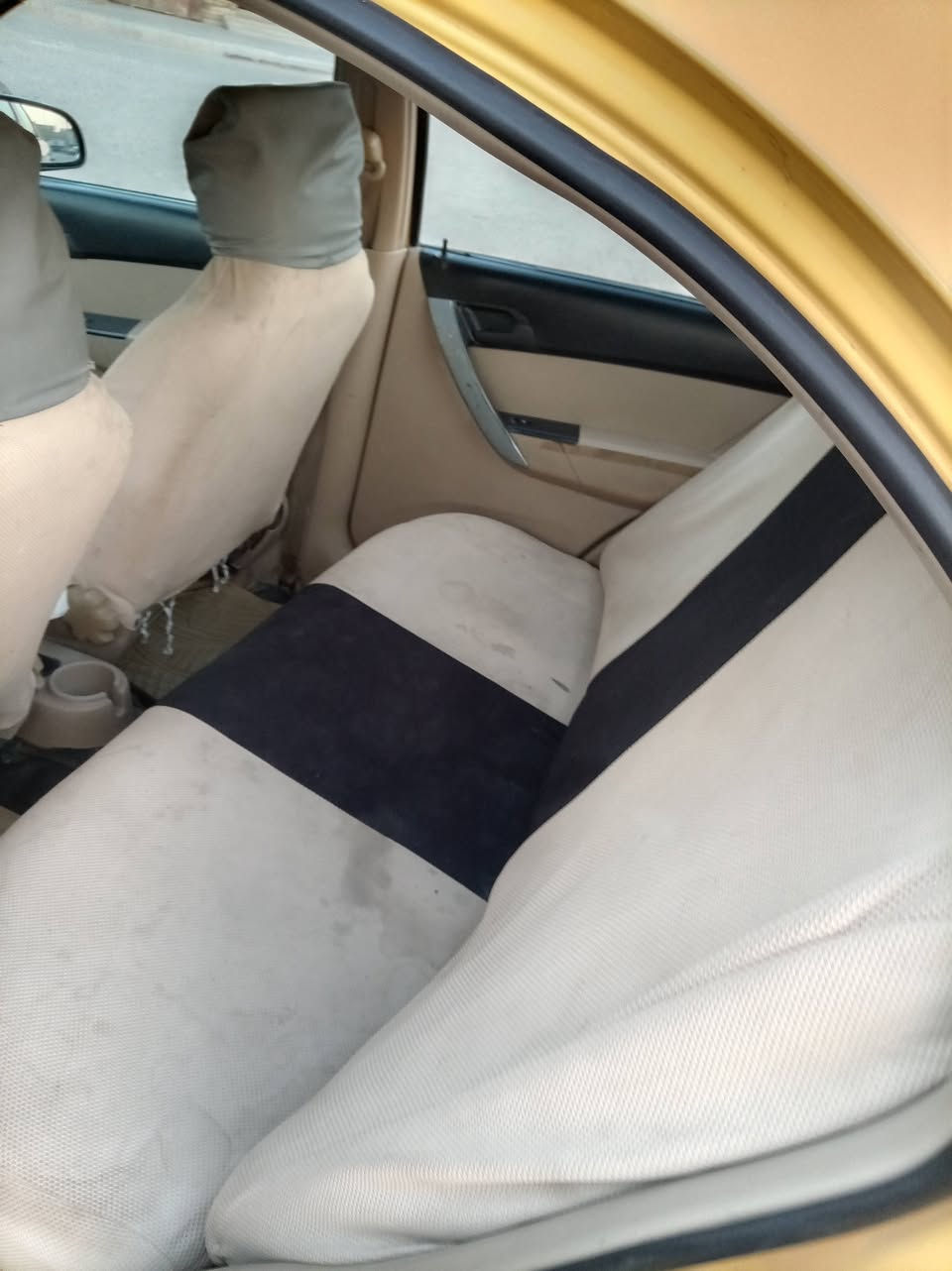 لاافيوا ٢٠١١خليجي مكينه مفتوح كير اوتو تبريد شغال بيه بيه قطعتين صبغ بدون واخل سعر ٤٠  الشراء يتصل ***********
