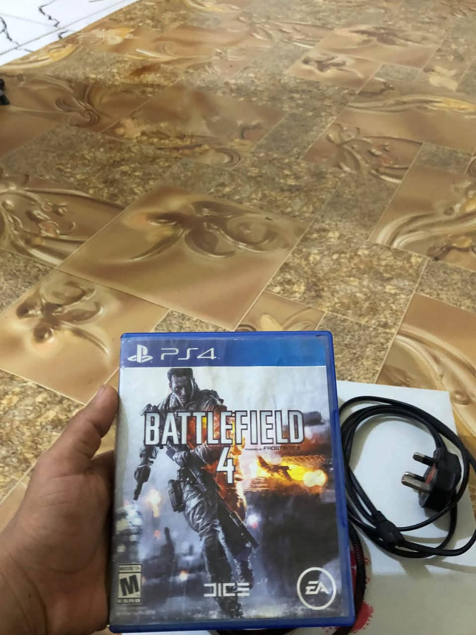 بلي 4 نضيف ما مفتوح ويه جوستك 1او اقراص 2 كامل ملحقات مستعجل عله بيعته سعره 210 بي مجال قليل مكاني بصره كرمت علي ابصخير الرقم ***********
