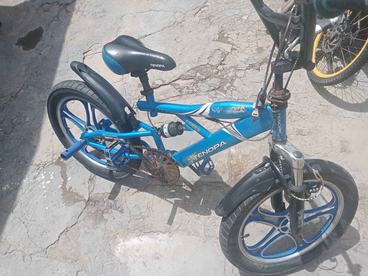 بايسكل Bmx حجم 20 اصلي دبل امامي وسطي السعر 80الف  مكاني الكرخ ***********
