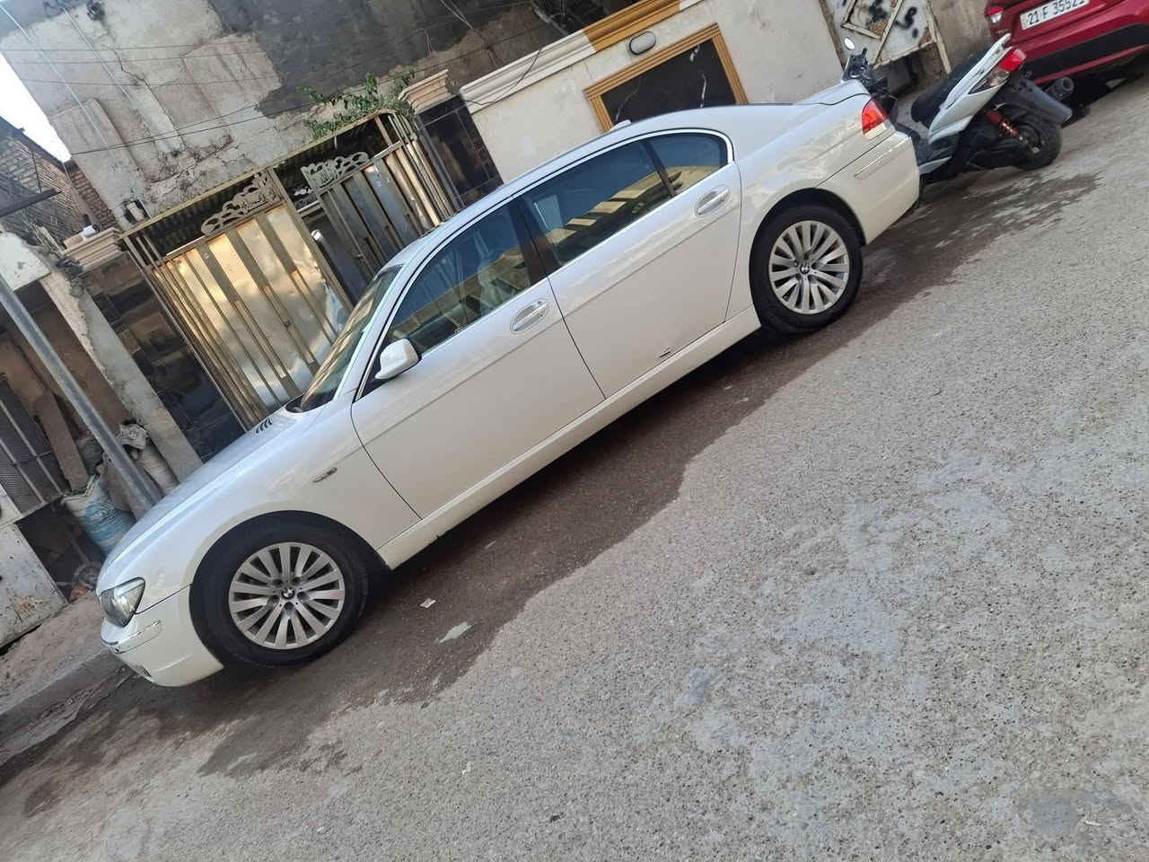 Bmw باخرة ٢٠٠٦
معلايه ٢٠١٣ مدفوع كمركها ماشين بالمعاملة صدر امامي خلفي جديد تخم تاير رقم بغداد فول مواصفات مستعجل على البيع السعر ٨٥ وبيها مجال للاتصال على 
7740519662 مكانها الشعب قرب المحكمة
