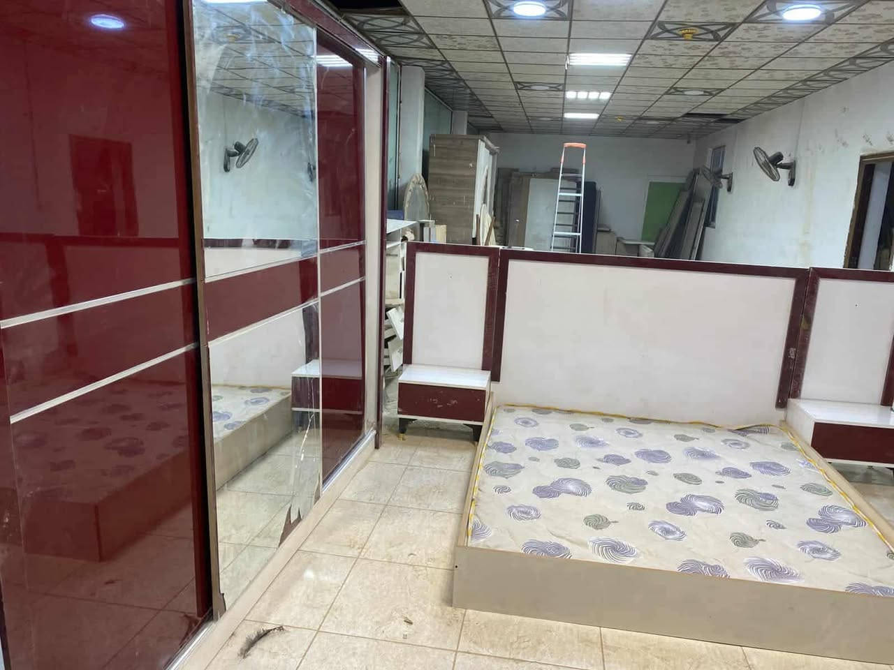 غرفه 5 قطع كنتور ضخم  مامستخدم 
بسعر مميز
بيع مستعجل 
290 الف بدون نقل وشد
للاستفسار اخذ سكرين وتفضل خاص او على الواتساب 
***********
