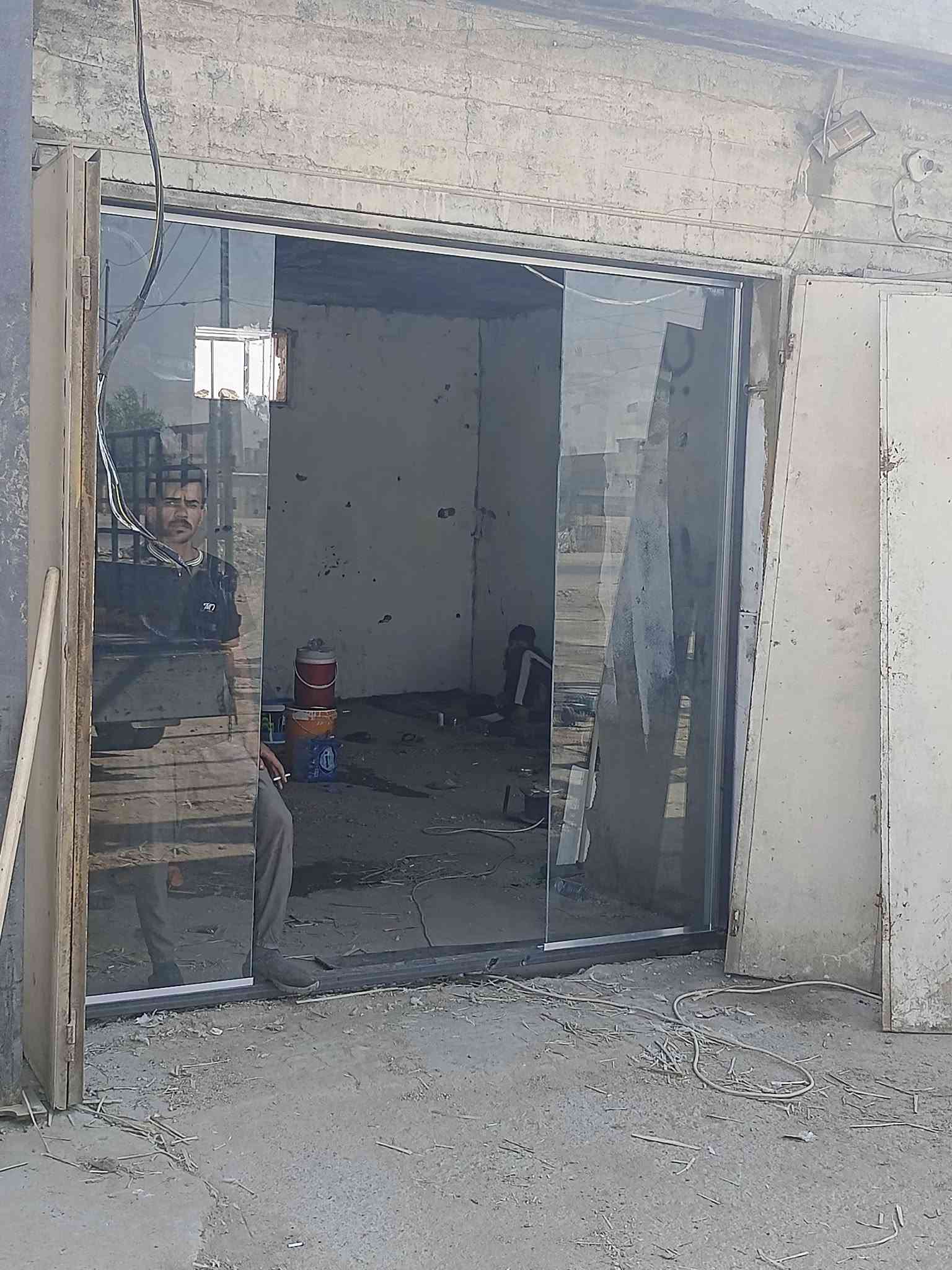 اعمالنا للواجهات الزجاجيه 
جام 10 ملم اردوكان سعر المتر 16 وسعر الباب 90 دولار هوه واكسوارته 
عمل واجهات المنيوم جي 60 
واجهات سلايت كهربائيه مع زجاج مقسئ 10 ملم
الهاتف: *********** تحطيم الاسعار💪  حمزه القريشي

