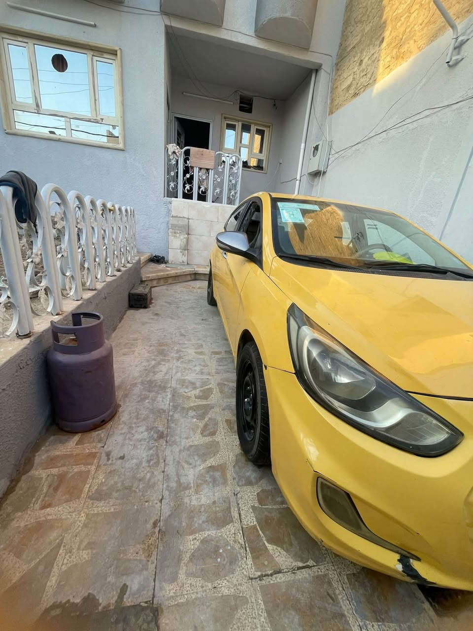 اكسنت ٢٠١٣ • اوتوماتيك • ضرر خلفي