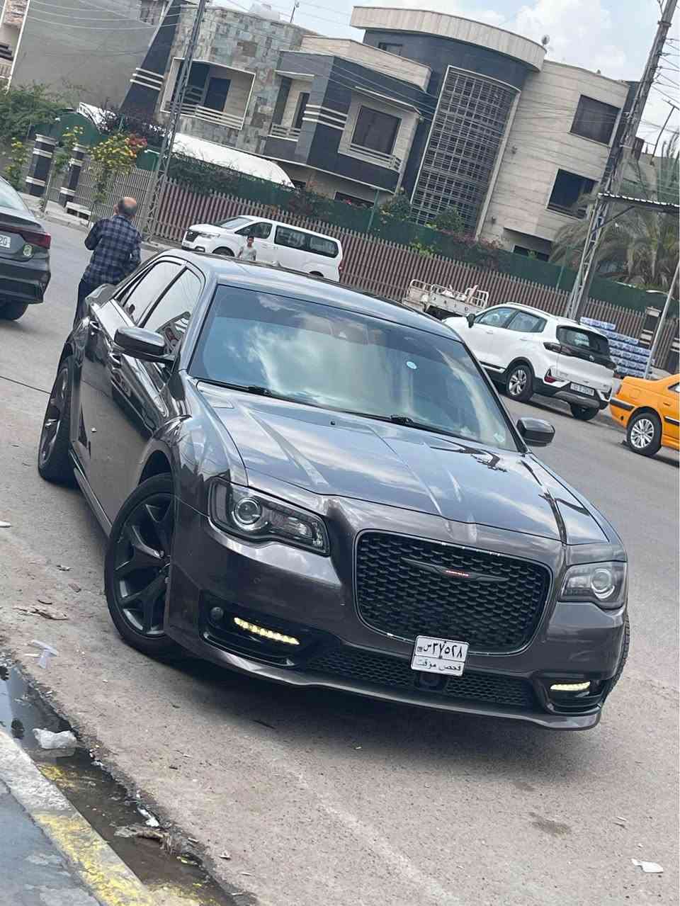 كرايسلر S300 2021
 دبل دعامية 
السيارة فول مواصفات ١/١
محرك v6 3600
السيارة جديدة بكل معنى الكلمة بحالة الوكالة من كلشي ماشية مشي امريكا 119 الف انتبه امريكا  وهنا ماشية الفين 
رقم بغداد 
مواصفات /
1- تشغيل عن بعد + وياها بصمتين
2- كامره خلفي دوارة
3- حساسات امامية + حساسات خلفي
4- اشاير جانبي 
5- دمام خلفي بيتس + سماعات في جميع الابواب 
6- بانوراما 
7- رادار امامي + رادار خلفي + رادار جانبي 
8- كشن جلد + كشنات كهرباء + كشنات تبريد وتدفئة 
9- استيرن كهرباء + تدفئة 
10- شفتات بالستيرن
11- لايت زينون امامي + لايت داينمك متحرك مع الستيرن 
12- تدفئة كشنات خلفية
13- بردة كهرباء خلفية 
14- خزن ميموري كشن السائق + الستيرن كهرباء
15- تحديد مسار + قيادة ذاتية + توقف ذاتي 
ماكو مواصفات بالاوباما مموجودة بالسيارة شنو يخطر على بالك موجود 
السيارة تم تبديل الباب نفس اللون وصبغ على كد الحادث شبرين فقط جميع الايرباكات سليمة 
السيارة تجي تشوفها وتراي وين متريد الصدر الامامي والخلفي كلة جديد 100‎%‎ شرط كلة اصلي وكالة السيارة مال جناي الله شاهد عليه السعر 280 ورقة وبيها مجال للاستفسار *********** بغداد, العراق
