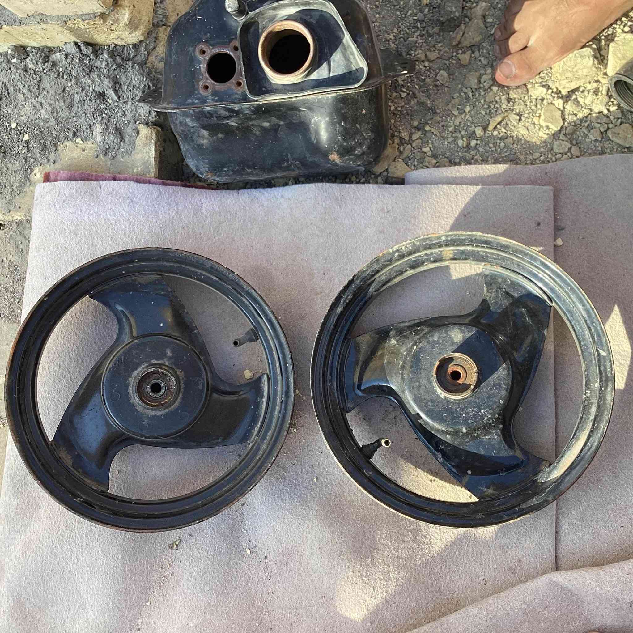 غراض ماكس عدله ومنغولي البيع
كلجات تجاري وصلي وياله امامي 
كفرات منغولي صلي شوته 4ولفات
شيال كرزي صلي لموشراي لايراسل كلشي بصور خاص مكاني سماوه رقمي***********
