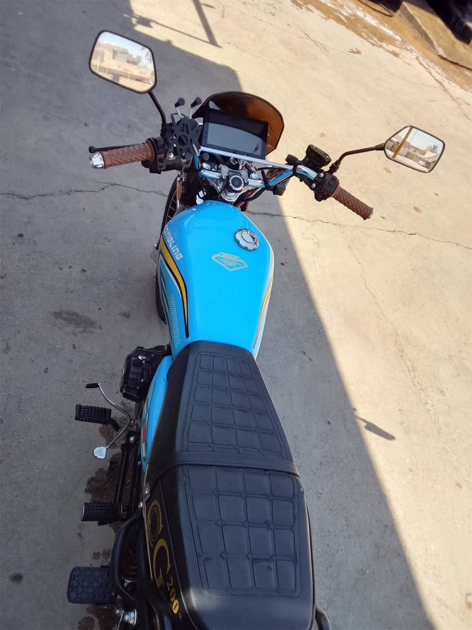 سلام عليكم 
دراجه سونك موديل 26 محرك 200cc 
صاله شي  قليل من مشدوده وياه 3 اوراق وبصمات اثنين وصويجات  اثنين مكينه مكفوله مكاني الرمادي تاميم قرب سنتر دعاء السعر مليون وبي مجال شي قليل ***********
